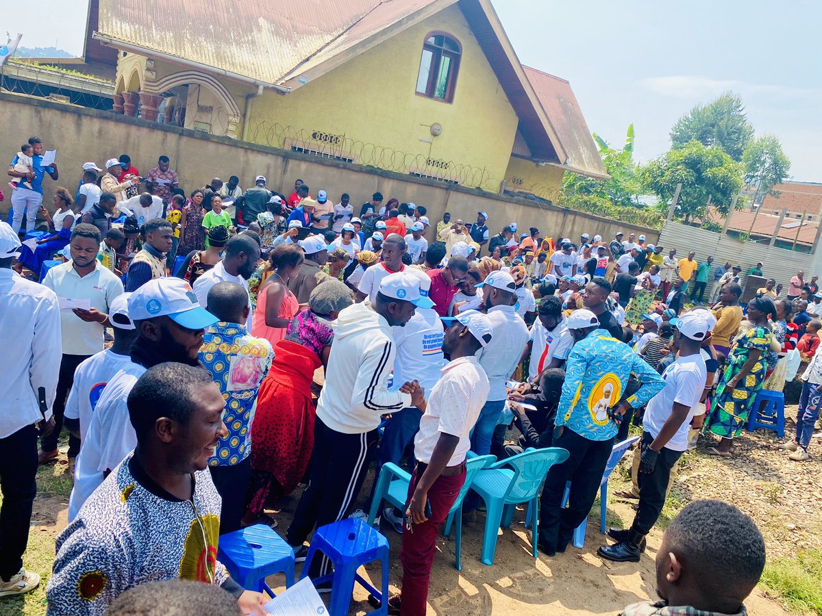NgoyiPatrick11's tweet photo. #BUTEMBO:Apres #Mususa, #Kimemi & #Vulamba pr appliquer la nouvelle stratégie adoptée par la cellule d’appui à l’implantation d’@Ensemble_MK du Pr @moise_katumbi , c dimanche, étions en comm Bulengera, Q.Muthiri, cell. Vatholya @OlivierKamitatu @gratieniracan @SalomonKalonda https://t.co/hZ0TEA7QUP