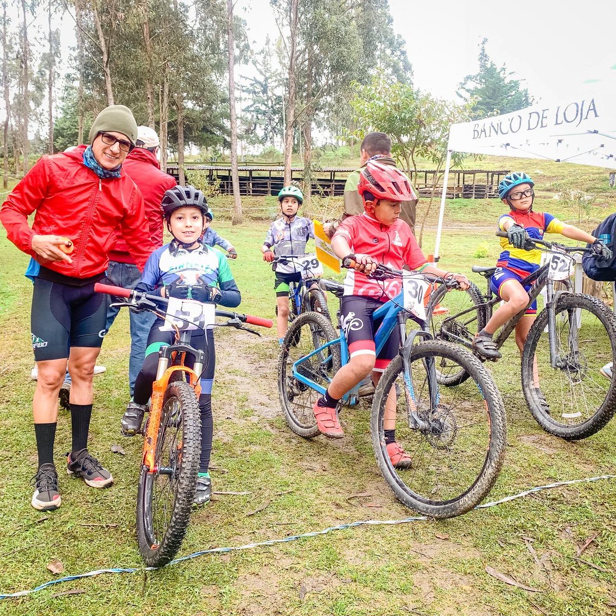 nacalderon1's tweet photo. Orgulloso de mi pequeño que cada día mejora un poquito. Campeón Provincial #Loja #mtojakids #xcolojakids #Ciclismo https://t.co/ygnd6VG8KO