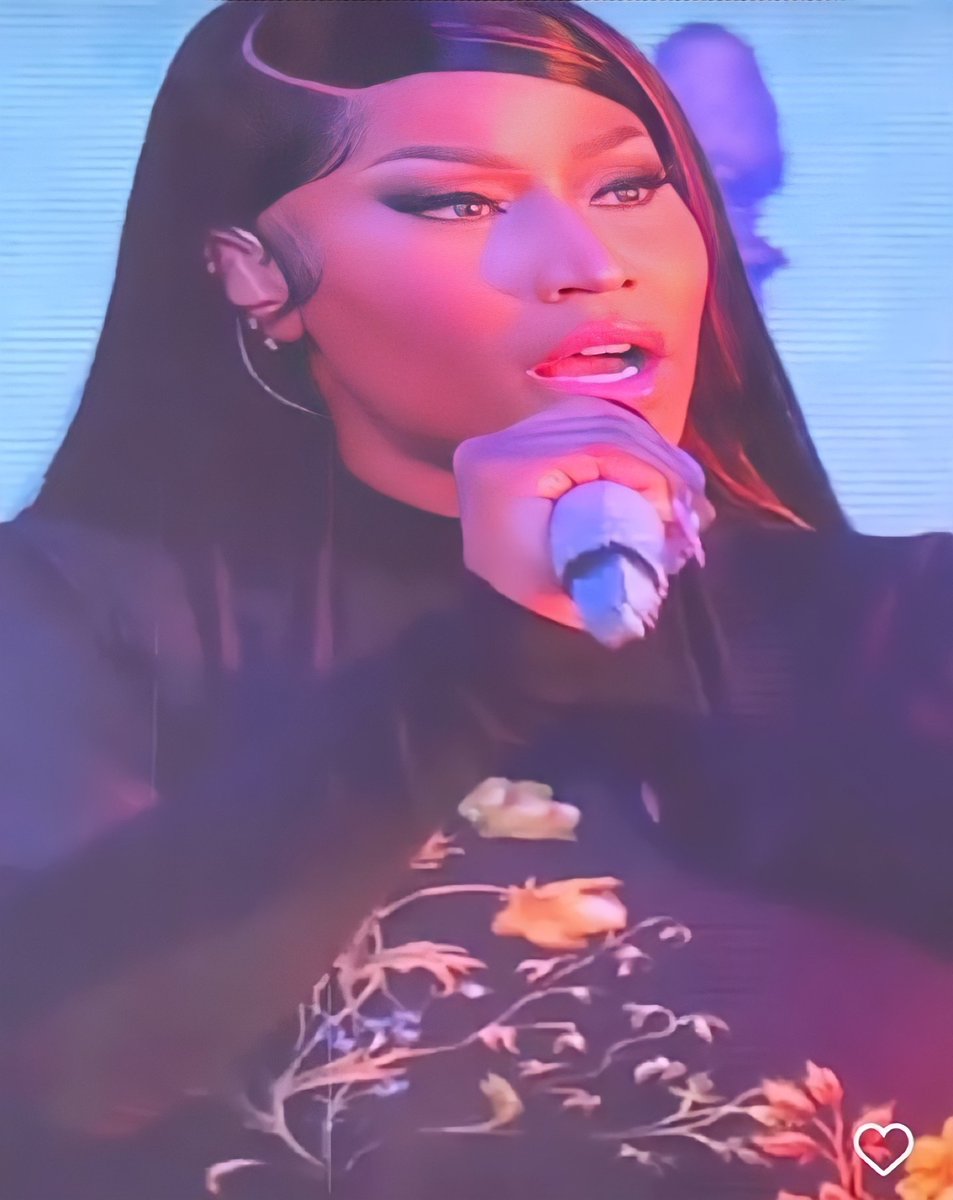 nickiskite's tweet photo. Can you spell FACE CARD?
NICKI X WIRELESS FEST https://t.co/zqozEQfmBK
