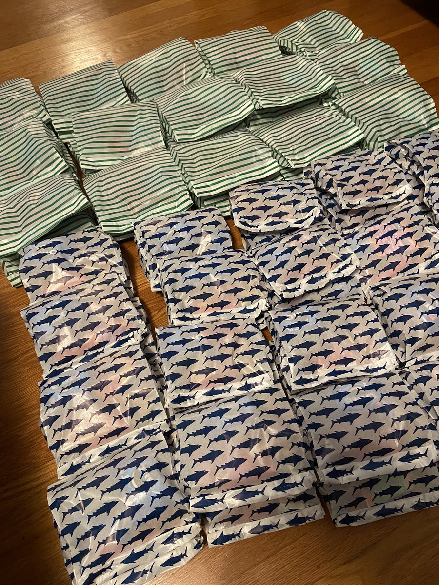 trashb0rb's tweet photo. san francisco insomnia‼️

I’ll have 100 snack packs available if somnies get hungry while waiting in line on the day of the sf dreamcatcher concert on july 14! 🍬

no mask, no snacks 🙅🏻‍♂️🚫

#Dreamcatcher #DreamcatcherInSF #DreamcatcherInUSA #DreamcatcherWorldTour #Insomnia https://t.co/K1BrPeilC3
