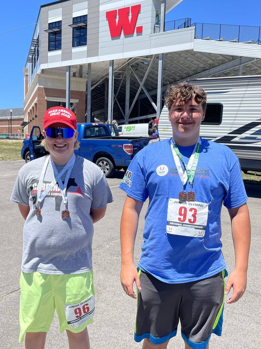 2022 USATF REGION 7 JUNIOR OLYMPIC TRACK &amp; FIELD CHAMPIONSHIPS RESULTS at Wabash College in Indiana:

Gabriel Hamilton - 3rd place in Discus and 3rd place in shot put

Emmett Easton - 5th place in discus and 3rd place in shot put

#CCMSWarriors