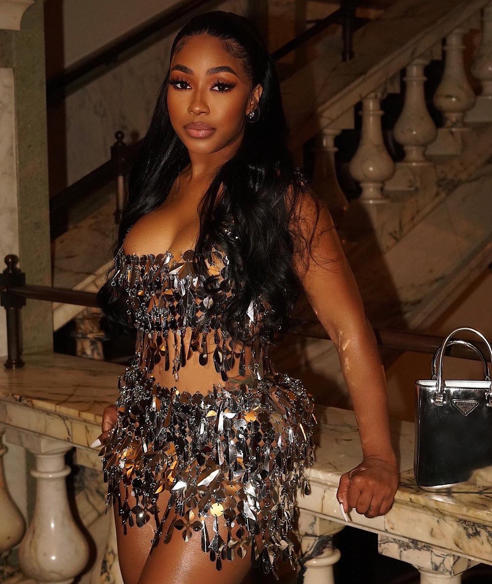 YungMiami305's tweet image. 🇬🇧