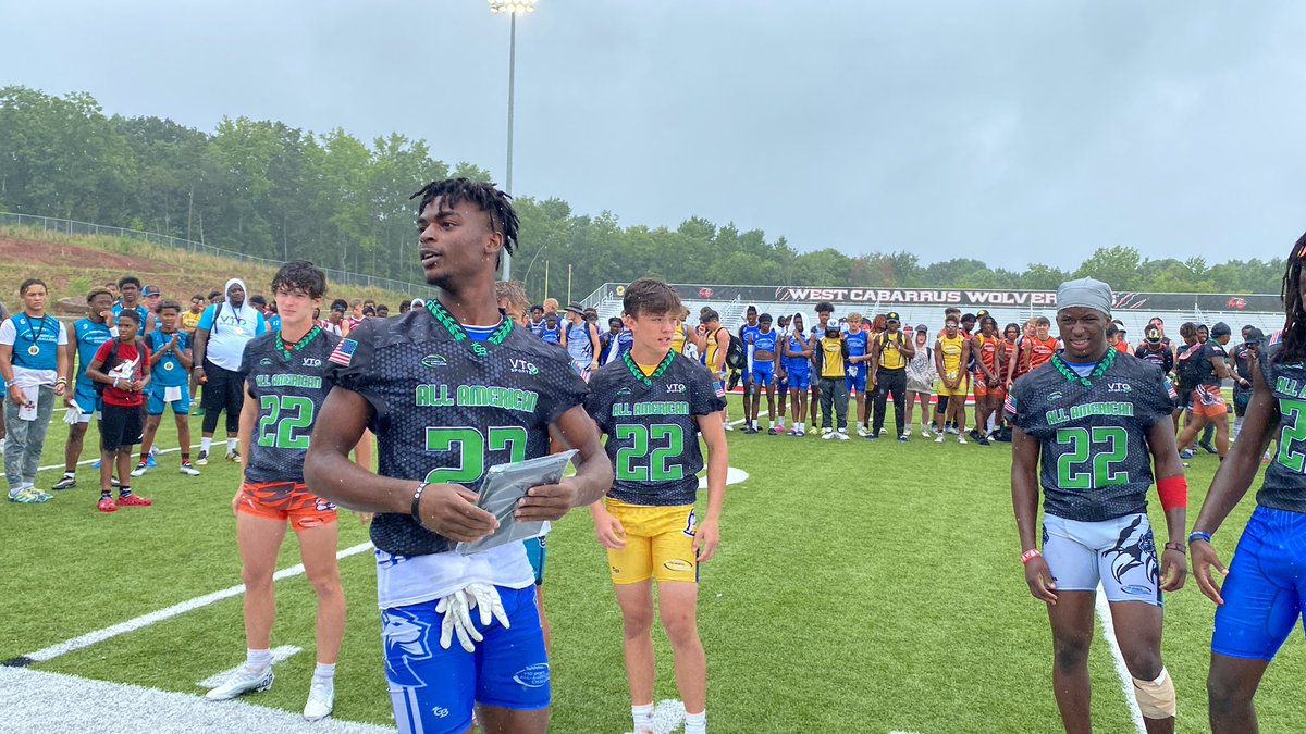 EdOBrienCFB's tweet photo. The top performers received the new @VTOSPORTS All American Jerseys @Preps_247 https://t.co/YeliT1wQLt