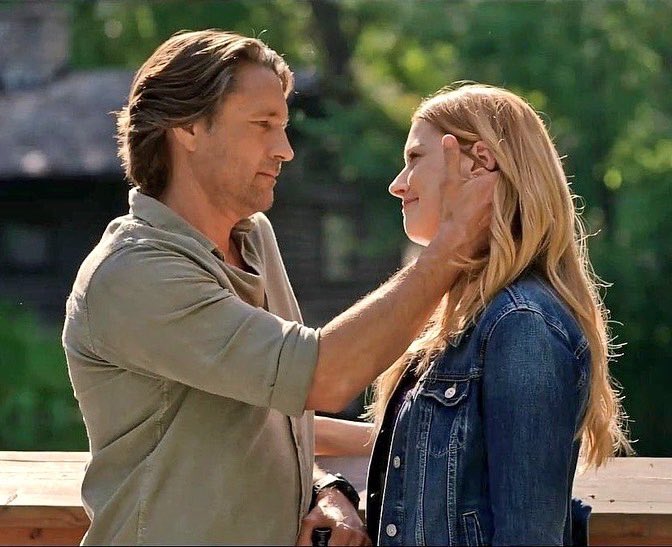 gilmoredforever's tweet photo. My heart is already covered in 🦋🦋🦋🦋 just looking at the sweetness in these pictures ❤️❤️❤️❤️

#VirginRiver #jackandmel https://t.co/DYxklyyvHH
