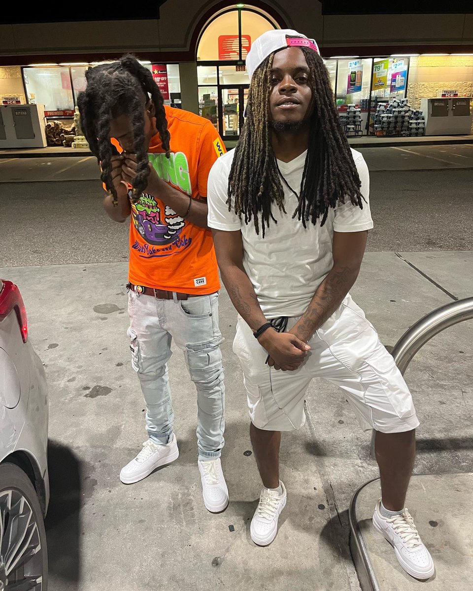 T_Savage99's tweet photo. When I put my uniform on you know I’m bringing the money home 💰💰 #FreeTheFam #RipTheFam #PHFU https://t.co/Qq0NVfSvAf