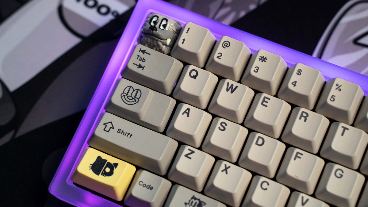 My current personal:
-Moontower v2 by <a href="/atxkb_/">atxkb</a> 
-DCS Deadbeat Caps by Rubrehose &amp; Hello
-Big Bad Wolf Artisan by Rubrehose
-Commission 3 piece set from <a href="/AtoWorksKeycaps/">Āto Works Keycaps</a> 
-Yakyu Bushi Deskmat by GCables_