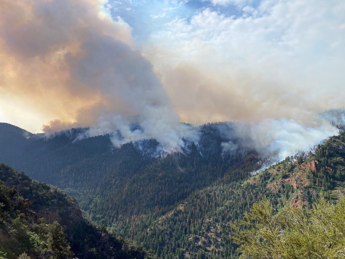 NWS_IMET_OPS's tweet photo. . @NWSSaltLakeCity IMET en route to #HalfwayHillFire located 3 miles SE of Fillmore, UT #UTwx #UTFires @FishlakeNF @UtahFFSL https://t.co/WnLvAtJOsu https://t.co/JhPplpx3Sq
