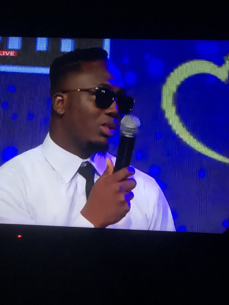 Jaymccarthy18's tweet photo. Wey faking be this? U dey hold mic 🎤 like some lollipop 🍭. Fa jeans ne hooks me. @tv3_ghana #Daterushreunion https://t.co/lwPpFDwTJB
