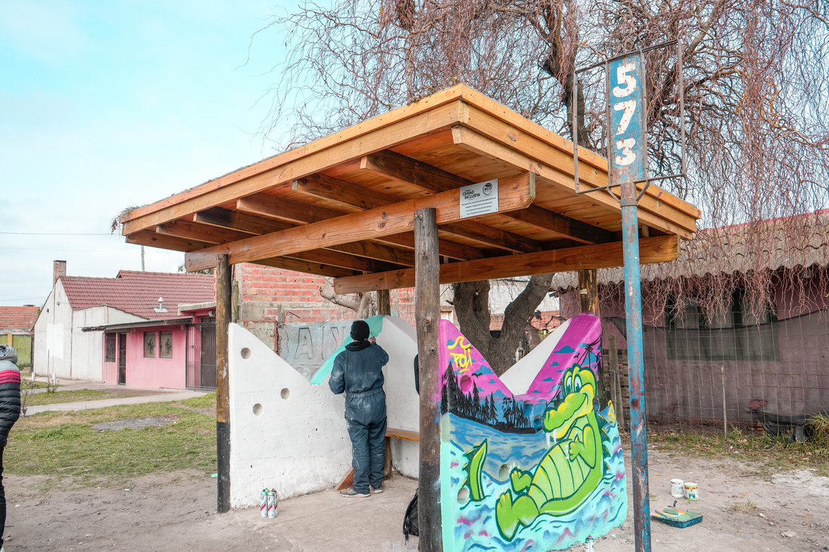 FundacionCI's tweet photo. #Bioconstrucción en el Barrio Autódromo 🏘

👉🏼Junto a la comunidad compartimos el cierre del taller con la intervención de la garita que realizamos en conjunto. https://t.co/LgsfKXZHpl