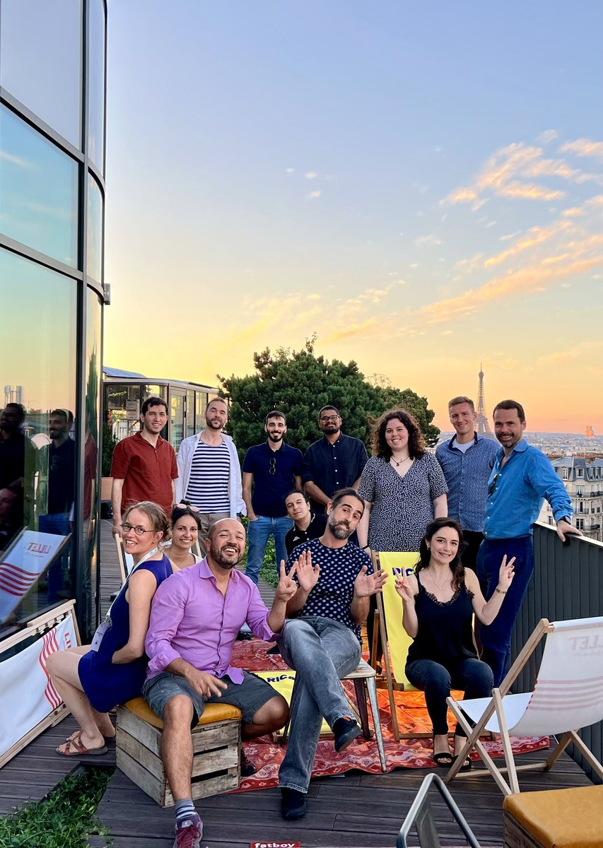 <a href="/FENSorg/">FENS</a> continues with great discussions with wonderful colleagues. Tonight was a dinner with friends of the habenula, @_mameli_ @meletislab <a href="/NathalieJuYa/">Nathalie Jurisch-Yaksi</a> <a href="/annaostenrath/">Anna Ostenrath</a> <a href="/bjornbredesen/">Bjørn Bredesen, PhD</a> <a href="/kadir_mutlu_/">Kadir Mutlu</a> <a href="/fhinrichsen/">Francisca Hinrichsen</a> <a href="/DgamaPercival/">PercivalDgama</a>
