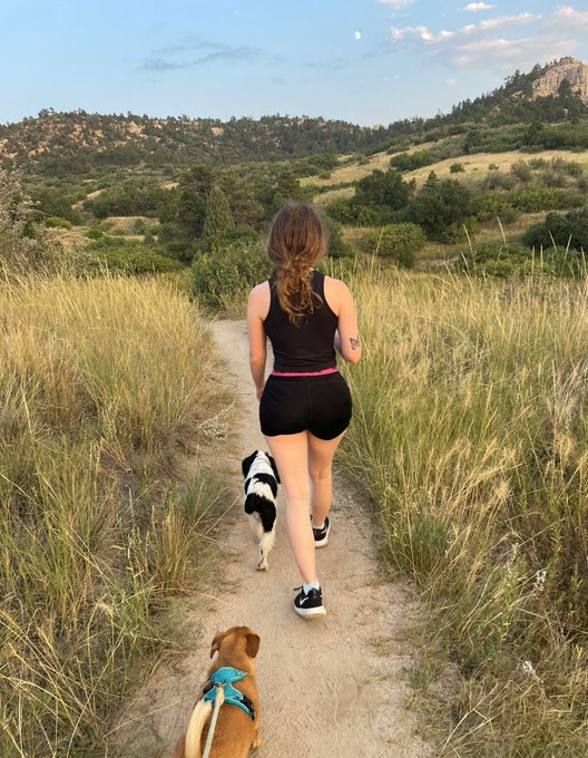 1 pic. Hiking does the body good ? https://t.co/FDmSEzeeQP