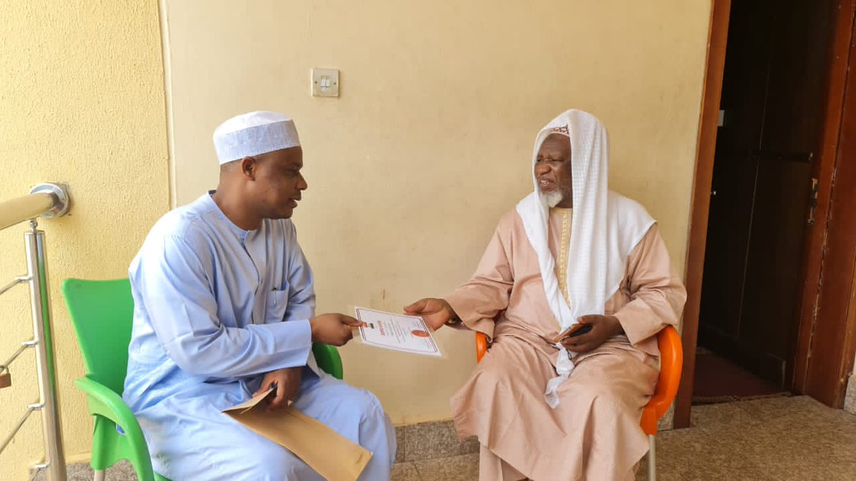 ImranJ1's tweet photo. On going consultations with elder statesmen.

A visit to a father and Chief Imam Sultan Bello Mosque Kaduna; Sheikh Dr. Ahmad Suleiman at his office premises.

#JinoImran
#readytoserve https://t.co/b2WE1bOKDA