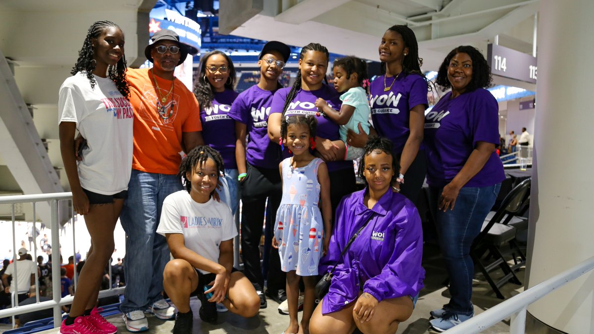 girlsalliance's tweet photo. Earlier this afternoon, young women from our community attended the #WNBAAllStar Game in Chicago! It’s all part of the @ObamaFoundation’s commitment to inspire and empower local students so they can achieve their dreams. https://t.co/01fEZAaOn6