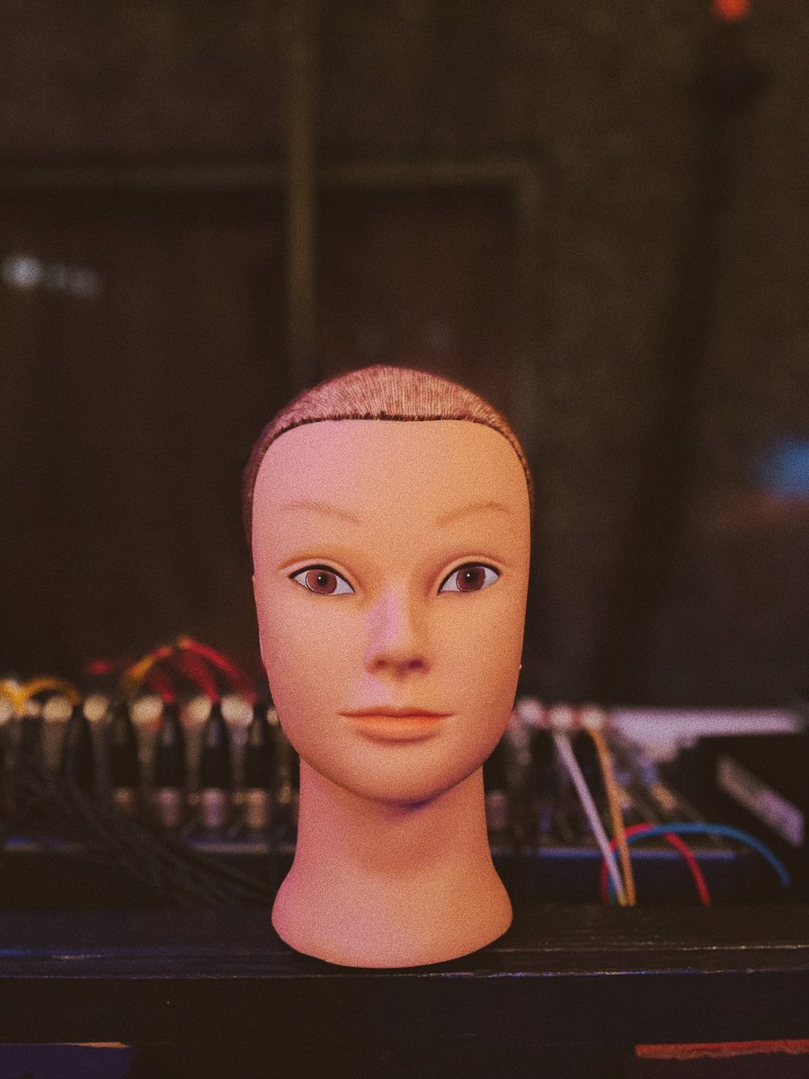 AIHISmusic's tweet image. Would you let her mix your set?🤘[•=•]