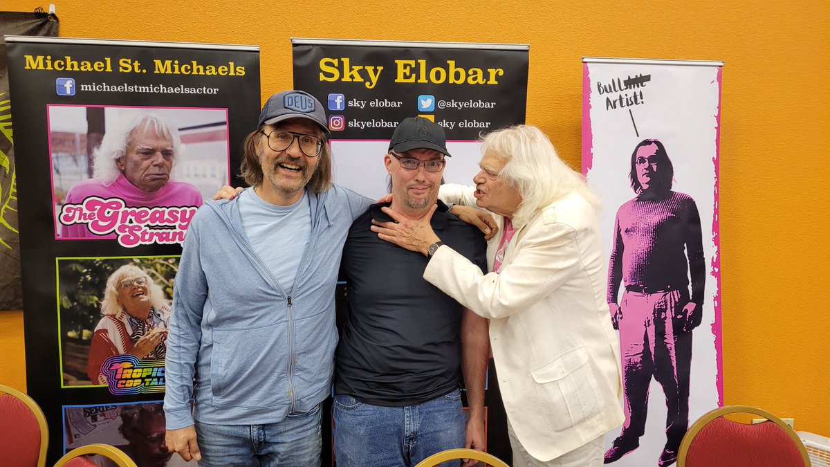 ≺≻ MovieParty tweet media