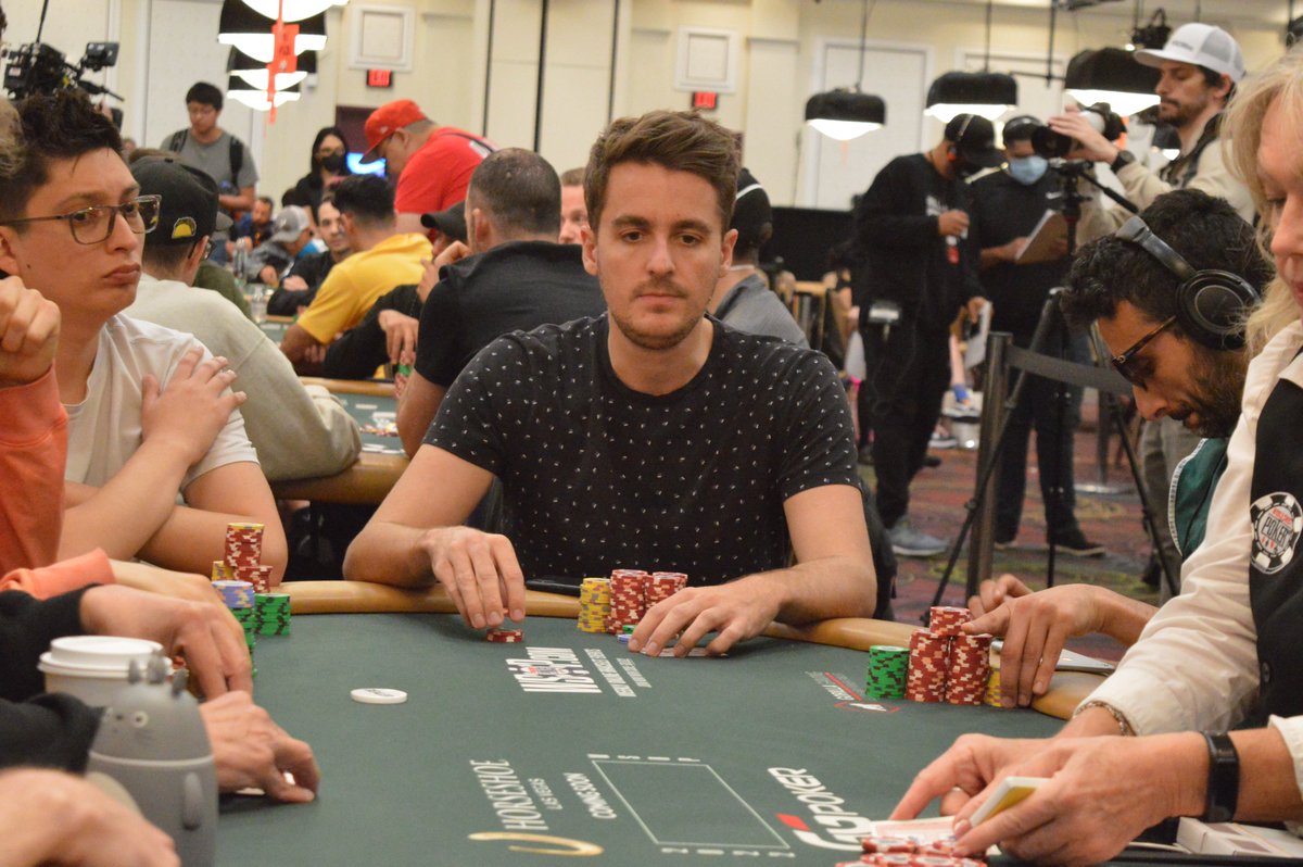 PokerAbc's tweet photo. 🤩 Thomas 'LaWatch' Eychenne est au Jour 4 du Main Event des @WSOP 2022 ! Assuré de 19 000$ et avec 70 blindes devant lui 💪
📹 Suivez son séjour à Las Vegas https://t.co/QREi9AuTb5 
✍ Le coverage de PokerNews https://t.co/Ucr9LarAkq
#poker #live #TeamABCPoker #WSOP2022 https://t.co/IeOcRclMVk