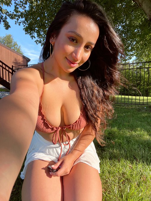 Hi. https://t.co/ltykdmTOHa https://t.co/2BWGX1pPa5<a href="/tag/newprofilepic"class="tags"><span>#newprofilepic</span></a>