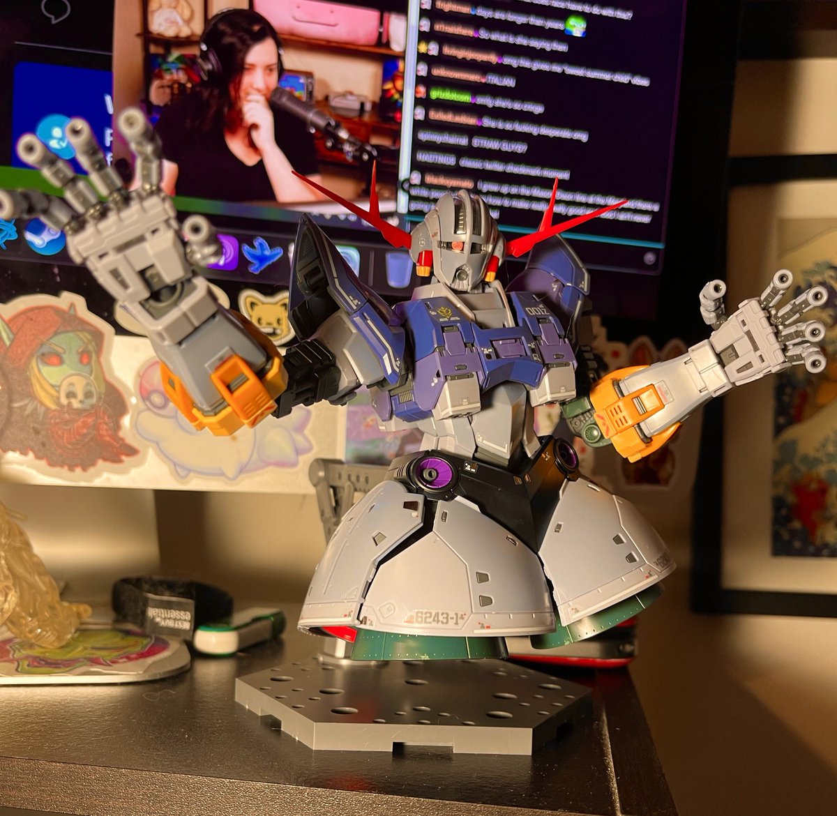 Oni_Spumoni's tweet photo. wigglers in the chat, i just finished this zeong build @keffals #wigglers #gunpla https://t.co/a5UTGKFuas