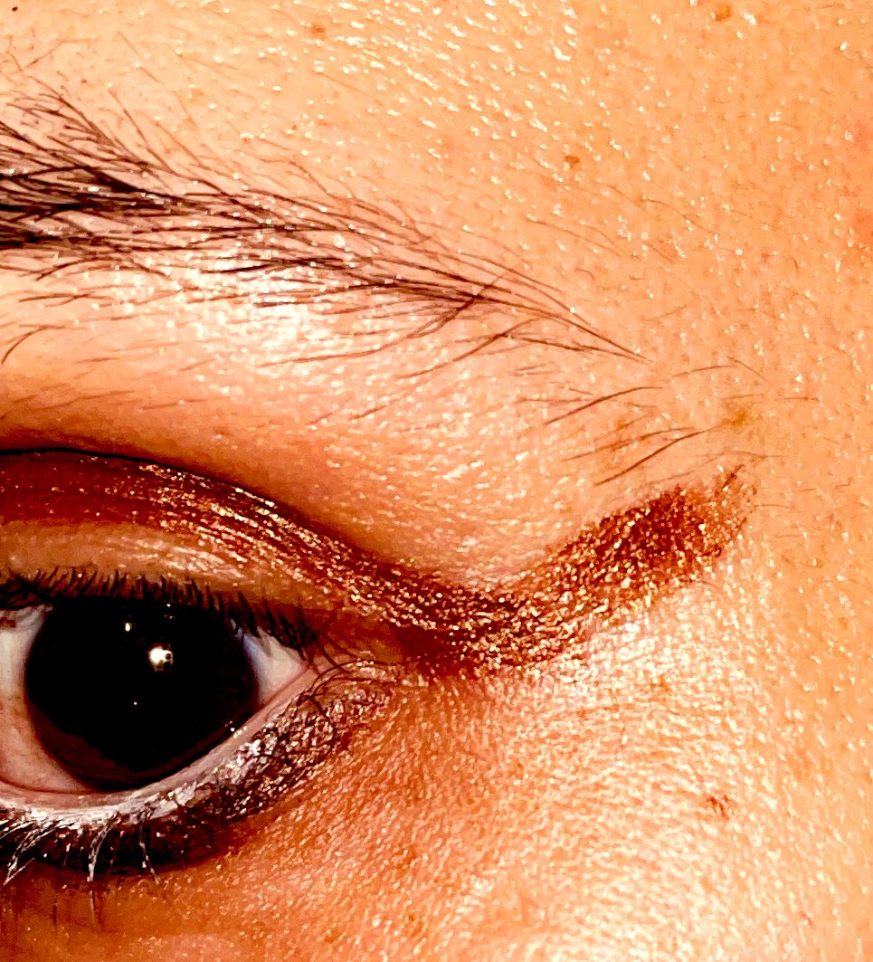 JanetMuslim's tweet photo. me using #REMmakeup https://t.co/6UE0P9tC7F