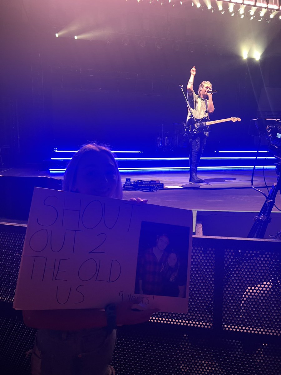 hi I literally am crying this was me and my sign <a href="/Michael5SOS/">michael clifford</a>