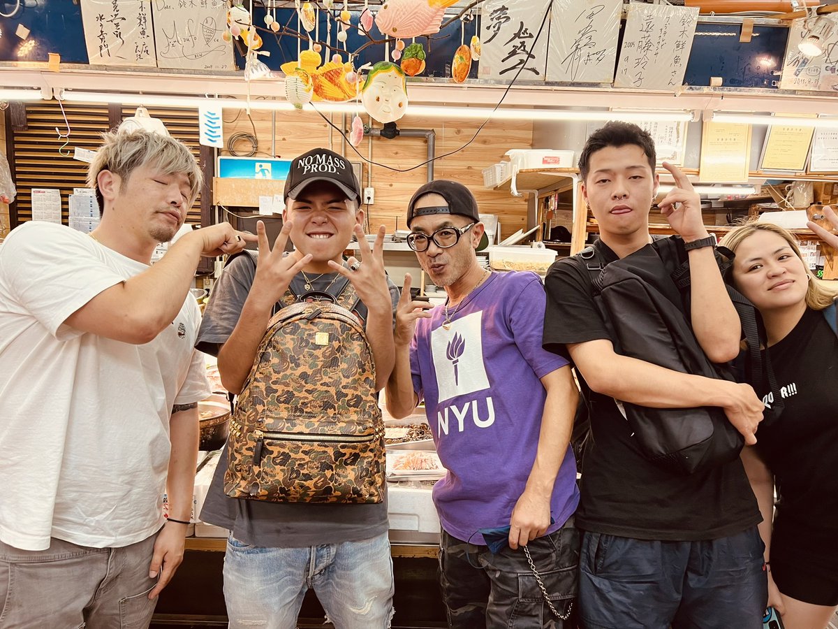 djyoshii's tweet photo. AGLEE 6th anniv🎊
ありがとうございました😊
#本町市場
#鈴木鮮魚
Leon くん
DJ INERGYくん
アベマリア さん
KONG
#AGLEE
次回も周年です🎉
https://t.co/nv0fXkRZTU https://t.co/ZKx6vqYBuW