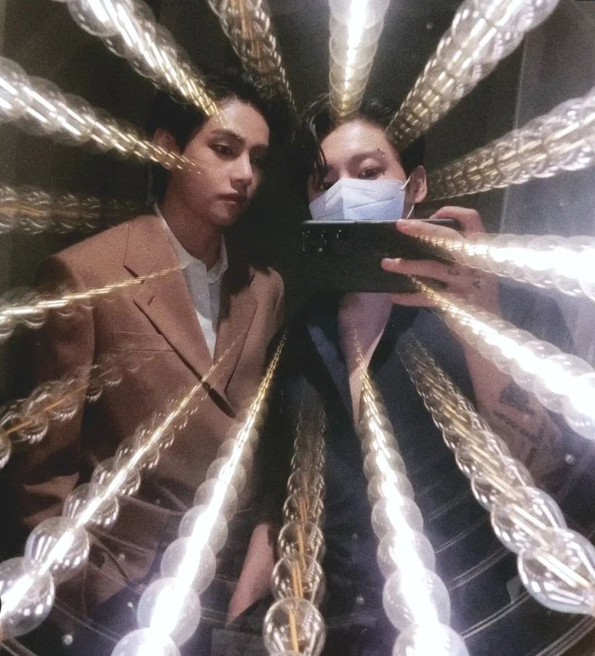 illicitvk's tweet photo. they're both a 10 but 0 subunit https://t.co/CDVrzgTrGt