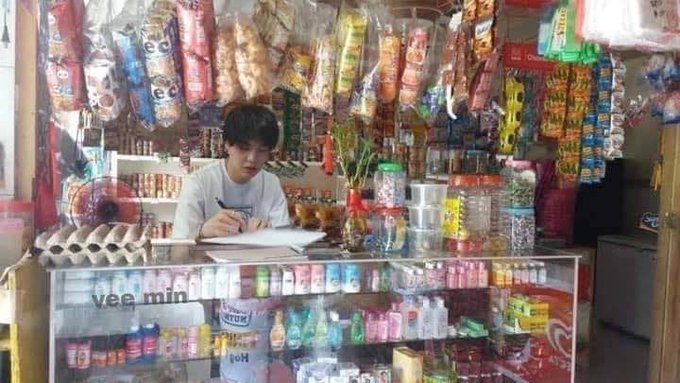 mk este man vende el miniboon a 200 pesos, q estafa