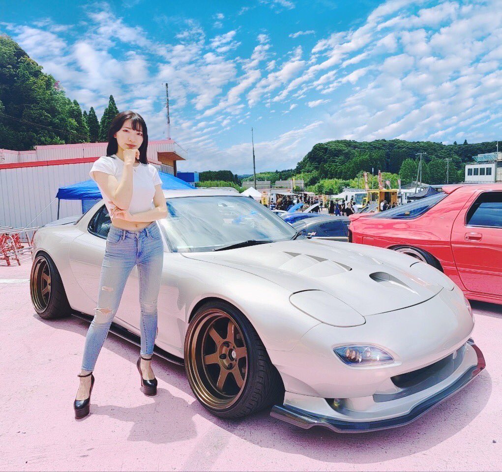 CarFactory283's tweet photo. MAZDA RX-7 FD3S  NEWエアロキット

LOOKING(ルッキング)エアロキット
📍大阪

キット内容
•フロントバンパー(アッパー/ロア/カーボンアンダー)
•Fフェンダー(片側+45mm)
•カーボンサイドディフューザー
•Rフェンダー(片側+50mm)
オプション
•カーボンダックテール
•リアカーボンディフューザー https://t.co/mb5HEmFA5z