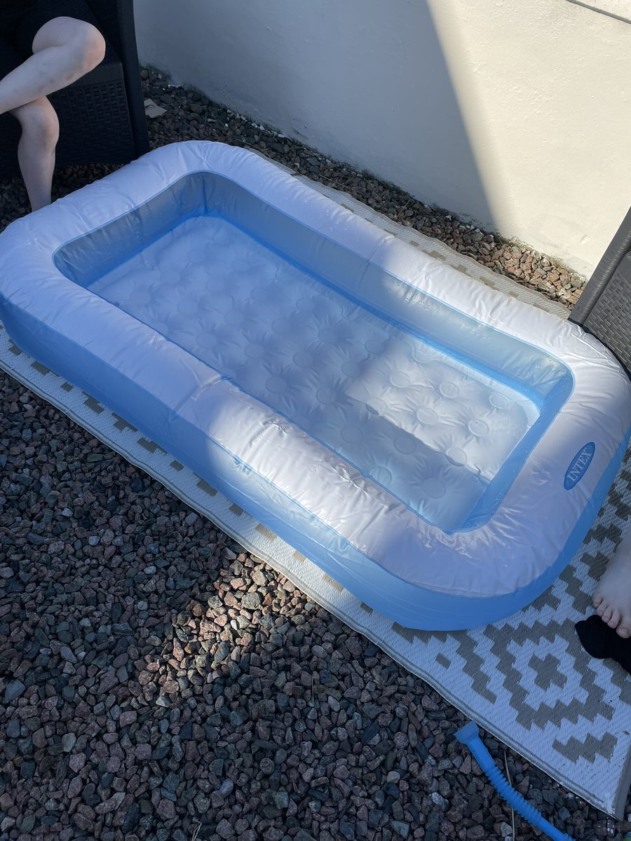 bredamccague's tweet photo. They stopped short of getting the snorkels out 😂😂😂 The warm Sun makes everything so much better #hottestdayoftheyear #splashfest #warm #fun #greatcraic https://t.co/tVRgcn5nmP