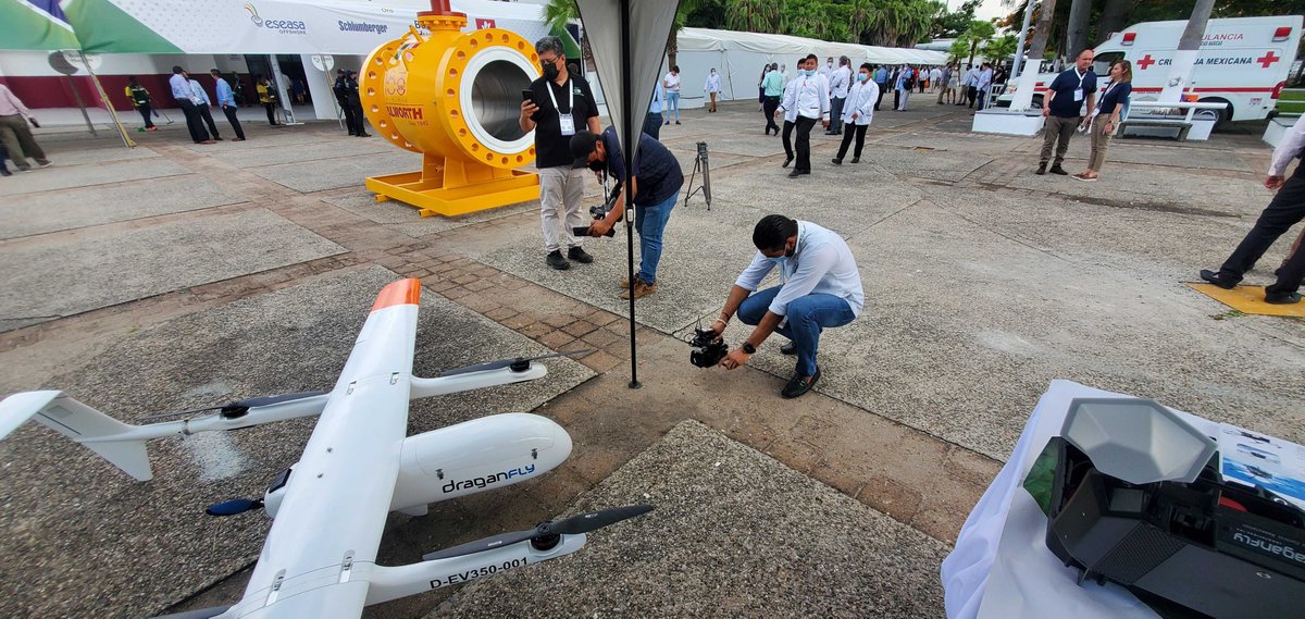 CameronChell's tweet photo. The @DraganflyInc team attended CMP Congreso Mexicano del Petroleo in Mexico, showcasing our Search And Rescue Platform and Long Range Surveillance and Reconnaissance #Drones to the Oil &amp; Gas, Petroleum, and Chemical industries. https://t.co/vOEvfOhEYQ