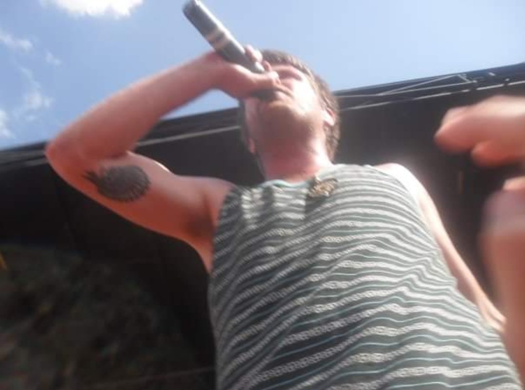 Jboo2992's tweet photo. @3OH3 Van's Warped Tour Noblesville, Indiana 2009 https://t.co/EFYdKDoTbh