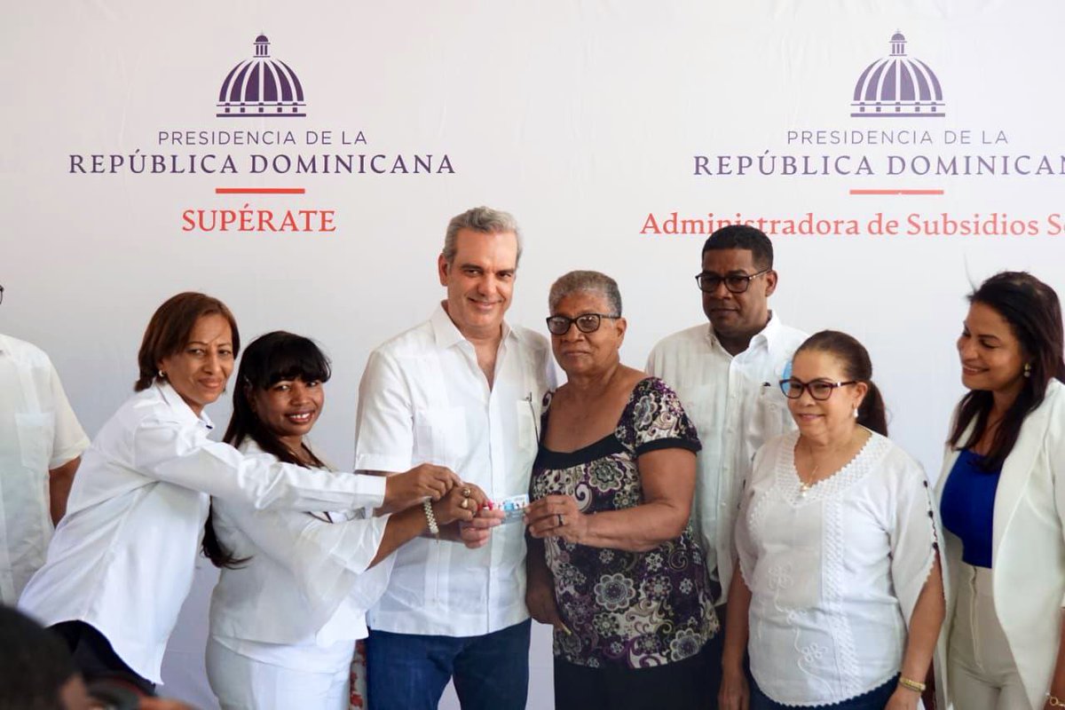 GloriaReyesG's tweet photo. ¡Estamos llevando esperanza a la población fronteriza!

Nuestro equipo #Supérate visitó la provincia Independencia, porque donde hay una dominicana y dominicano que necesite una mano amiga de su gobierno, ahí estamos nosotros. https://t.co/Z20DSMPsmR