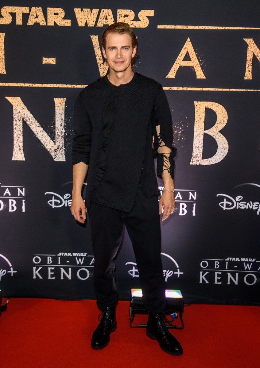 comforthayden's tweet photo. hayden christensen outfits during obi-wan kenobi press tour appreciation tweet https://t.co/e8wzuOHMDU