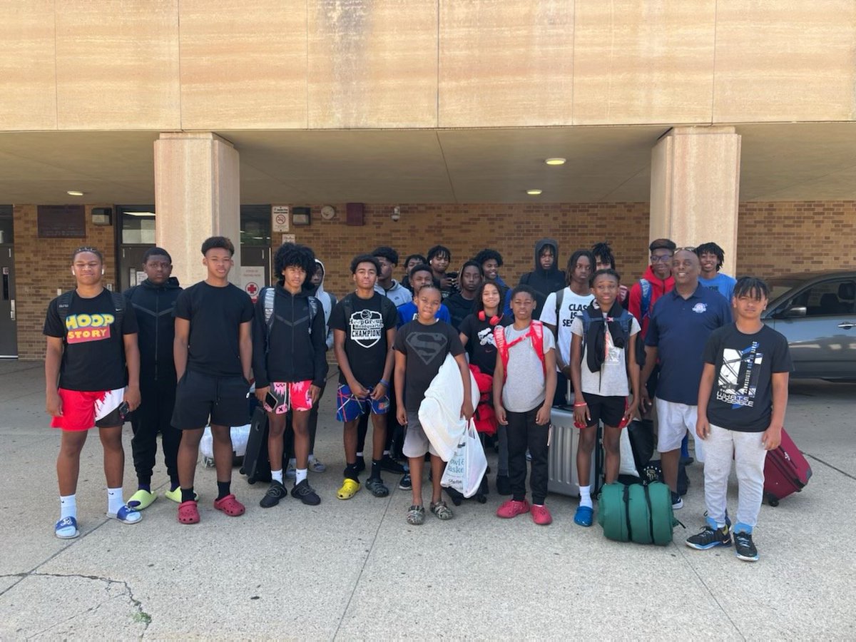 BenjieWimberly's tweet photo. Another great week at Hoop Group with the Taub Doby Basketball League/Paterson Recreation!!! #TaubDoby #PatRec #PPS @Paterson_Public https://t.co/7xLgYvI3eB