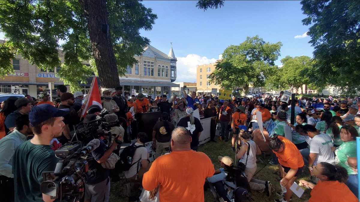 LeighWaldman's tweet photo. Happening now: a massive march and rally in Uvalde. The community initiating for the Unheard Voices march in wake of the Robb Elementary shooting. Participants are demanding accountability and more school safety. @ksatnews  📸 credit: Gavin Nesbitt https://t.co/rbA4Js5DHZ