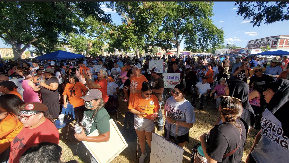 LeighWaldman's tweet photo. Happening now: a massive march and rally in Uvalde. The community initiating for the Unheard Voices march in wake of the Robb Elementary shooting. Participants are demanding accountability and more school safety. @ksatnews  📸 credit: Gavin Nesbitt https://t.co/rbA4Js5DHZ