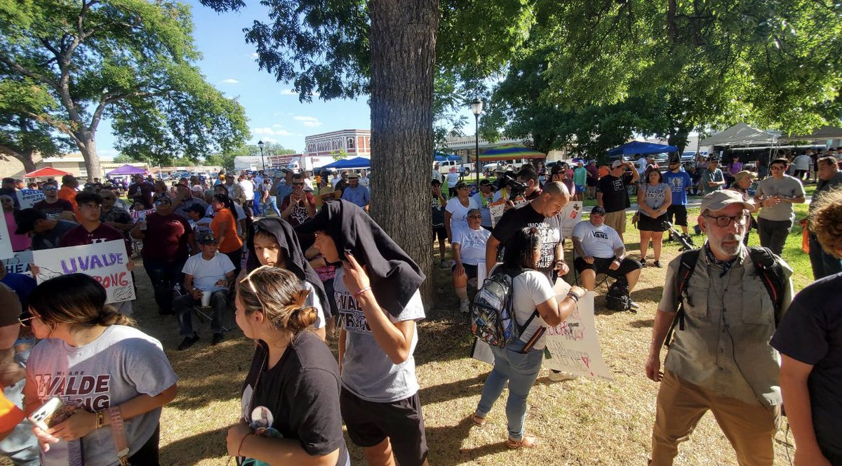 LeighWaldman's tweet photo. Happening now: a massive march and rally in Uvalde. The community initiating for the Unheard Voices march in wake of the Robb Elementary shooting. Participants are demanding accountability and more school safety. @ksatnews  📸 credit: Gavin Nesbitt https://t.co/rbA4Js5DHZ