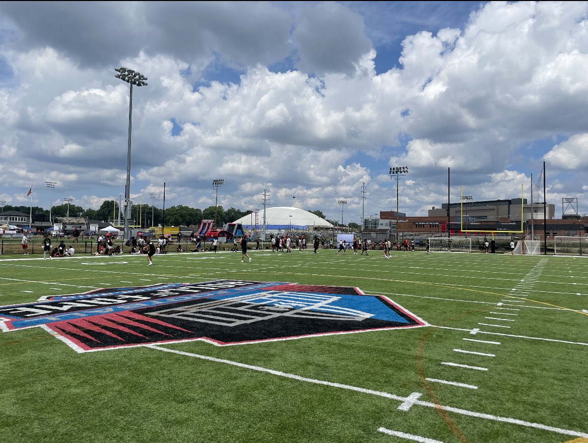 Coach_Parrella's tweet photo. What a Great Camp put on by @LegitRare! The staff @LW_Football did an amazing job running the drills and coaching proper technique. Players from 14 states and a dozen D1 offered in attendance! https://t.co/iTP0t7Mfc7