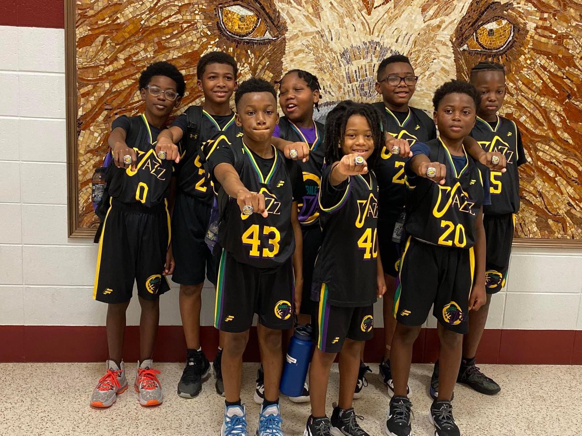 mobilejazzhoops's tweet photo. Congrats 10U!!!!!💪🏽🏀🎷 https://t.co/7Lc5Eu9cUu