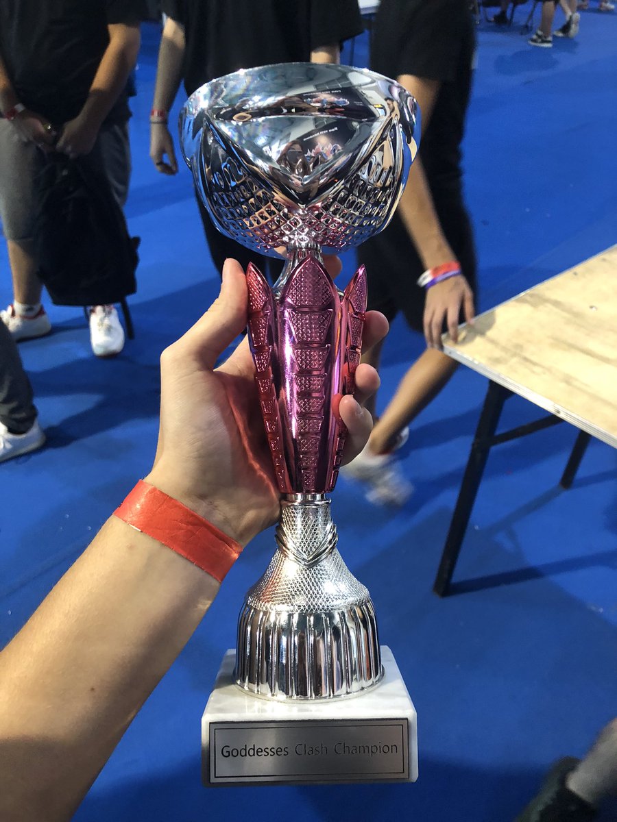 PAMEEE ANNOOOOOOOO <a href="/anoesports/">Anorthosis Famagusta Esports</a>