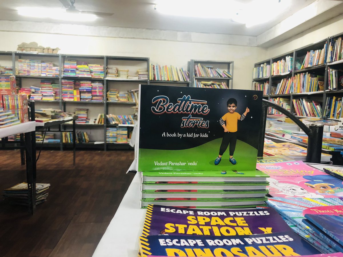 authorvedant's tweet image. The smile when you visit your favourite store and find own books. Vedant’s book available now in Church Street, Bangalore stores. 

#youngestauthor #bestseller #vedantparashar #bangalore