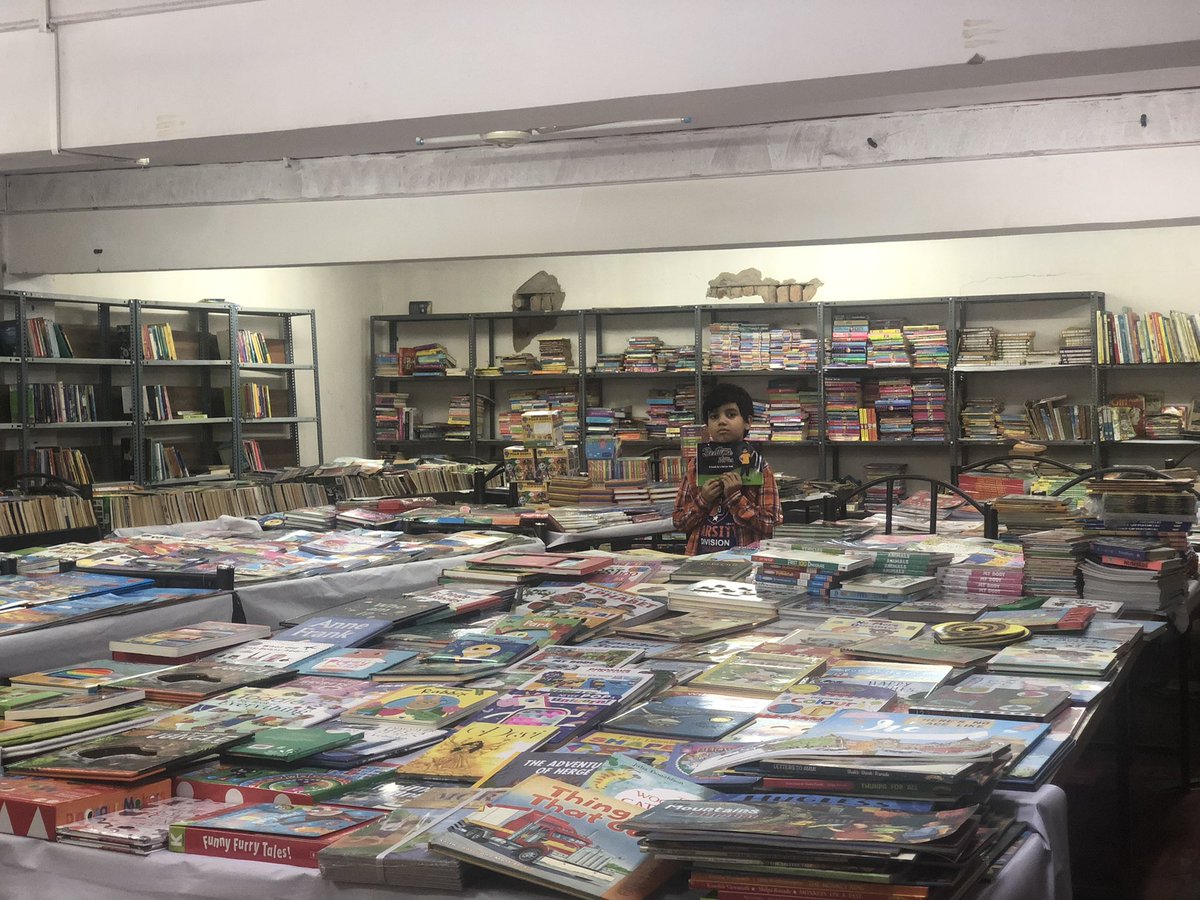 authorvedant's tweet image. The smile when you visit your favourite store and find own books. Vedant’s book available now in Church Street, Bangalore stores. 

#youngestauthor #bestseller #vedantparashar #bangalore