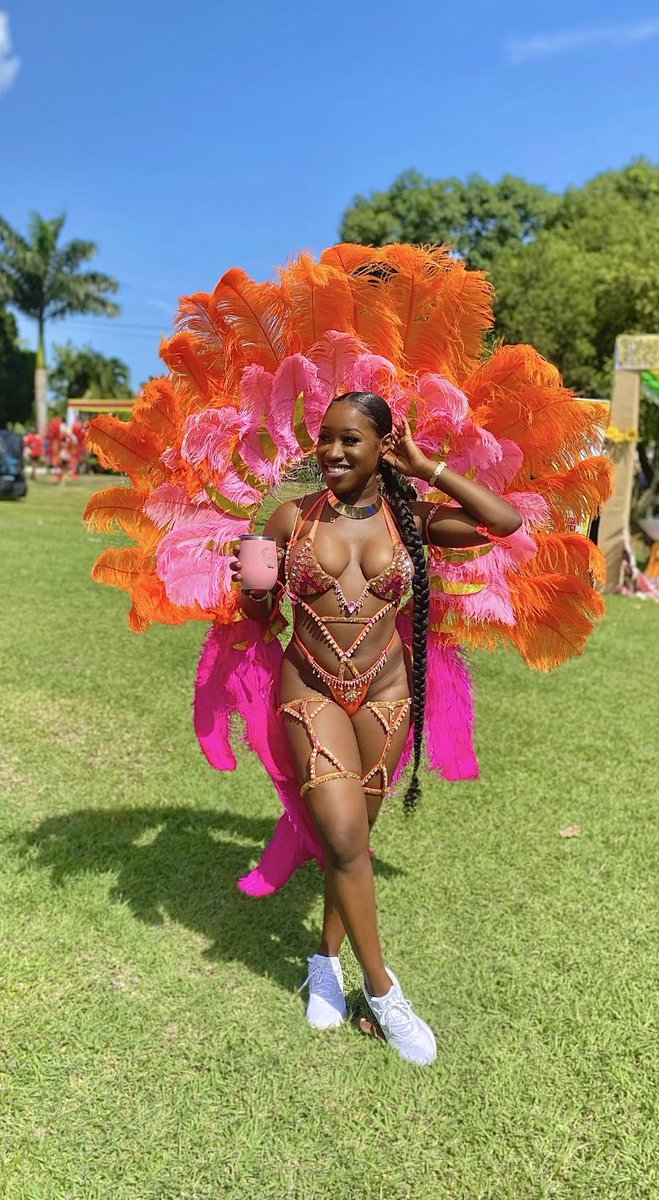 The costume I made the morning of carnival 🙈🙈