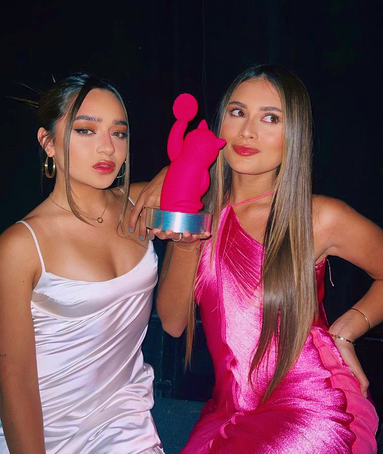 galleta_cache's tweet image. Las ganadoras merecen un RT de tu parte 🤍

BILATERAL AMO DEL PODCAST