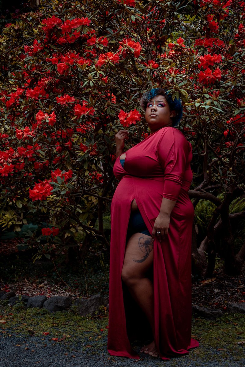 YoungHad3s's tweet photo. I'm going to post photos that I haven't put on my Instagram yet. So make sure you go there too to see the rest! 

📸: @cheyennekportaits on insta
💄&amp;Model: @/NocturneParadox on Insta

#plussizemodels #plussizefashion #blackfaeday #model https://t.co/hCgzY3JEUg