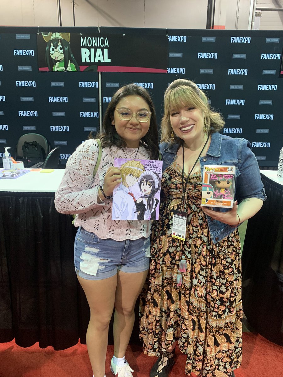 _starlala__'s tweet photo. Money well spent today🤑was it worth it? hell yeah it was!! I got to meet so many of my favorite characters🫶🏽 and had a blast! #fanexpochicago #brokenow https://t.co/t1ZhBw5b7P