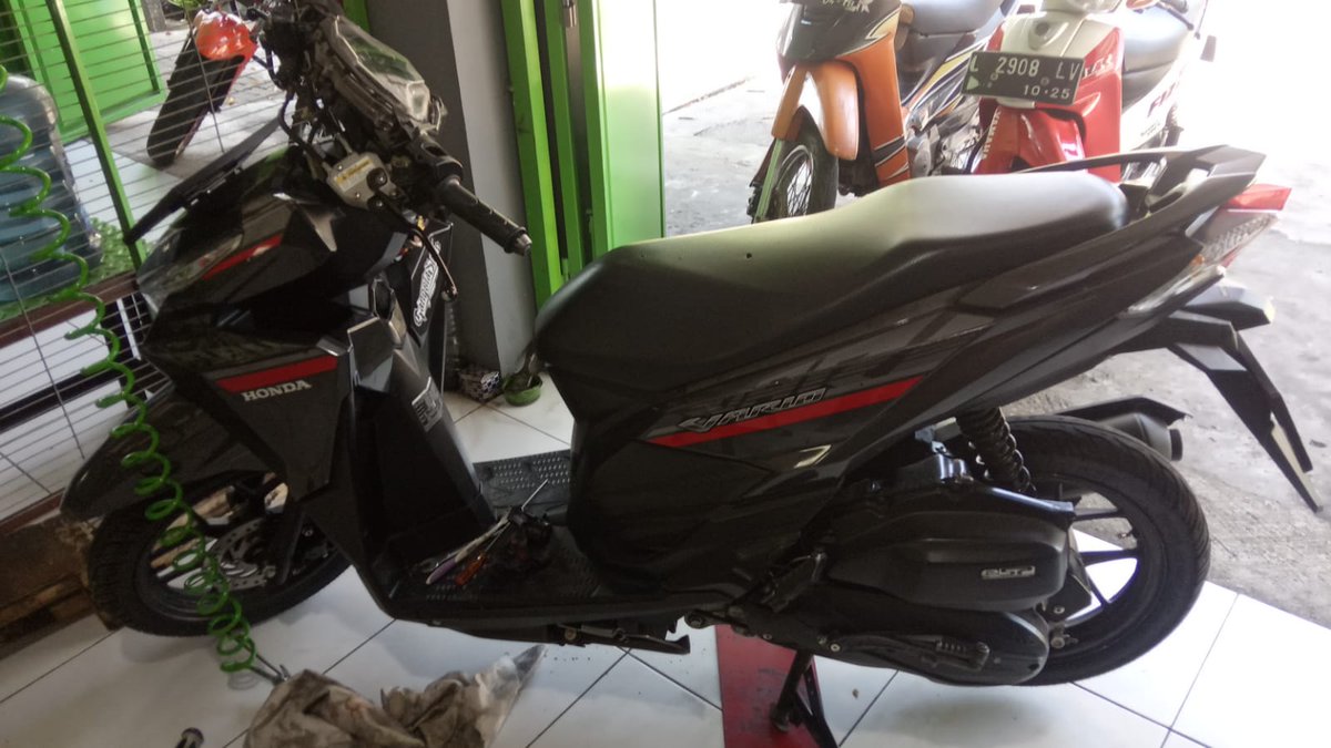 aba_bengkel's tweet photo. Motor Vario bermasalah dengan rem, jika direm pada handle akan berbunyi. Pengecekan dilakukan, dan ketemu masalahnya. Langsung eksekusi, Alhamdulillah beres. 

ABA Bengkel
Services Sepeda Motor dan Sparepart
https://t.co/bC5xQcw5wv https://t.co/ZMXpHULu9D