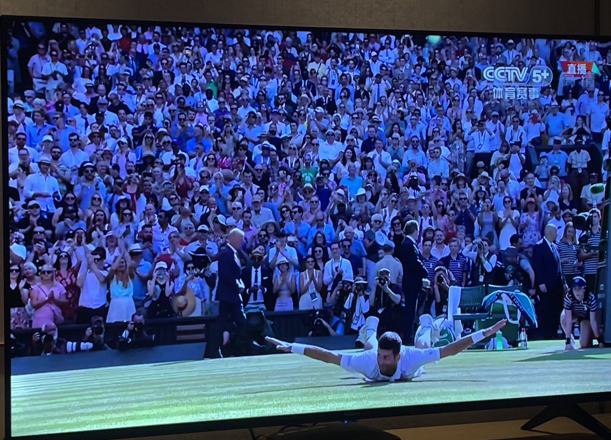 ronaIdofans's tweet photo. CONGRATS NOVAK!! 21 Grand Slams let’s gooo!! 🥳This pose will always be iconic @jelenadjokovic @DjokerNole I love you guys❤️❤️ https://t.co/ftZ2jr4h8h