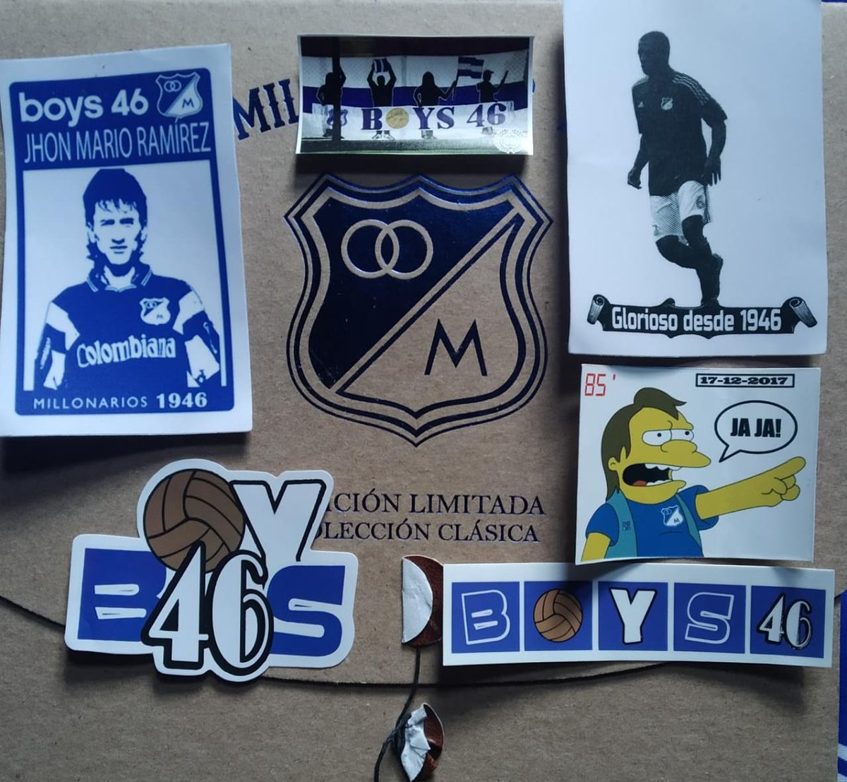 BarraGolAzul's tweet photo. Amigos que nos regalo Millonarios, Alto aprecio a los compañeros de @Boys_46 hinchas apasionados por el Azul. https://t.co/3bayQGHMu5