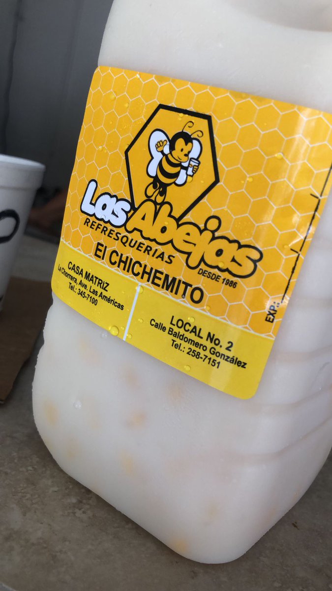 RuslanRod21's tweet photo. Degustando del clásico bubble tea de maíz. https://t.co/5FkDvc0BPj